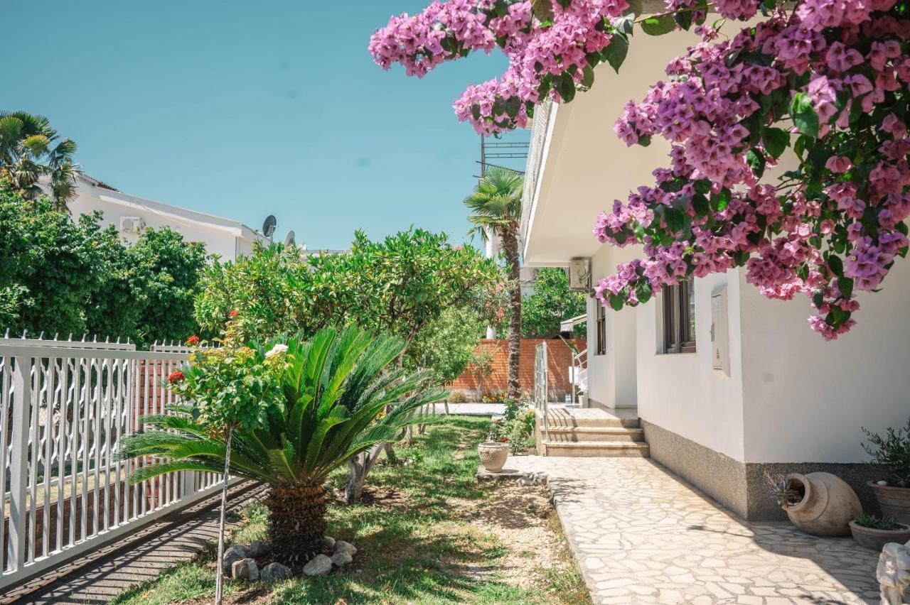 Vila Adriatik Ulcinj Exterior foto